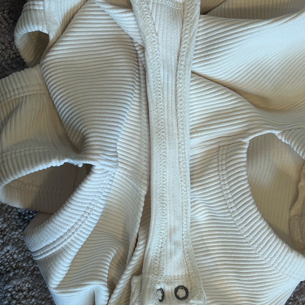 Abercrombie & Fitch Cream Asymmetrical‎ Bodysuit - Picture 6 of 6